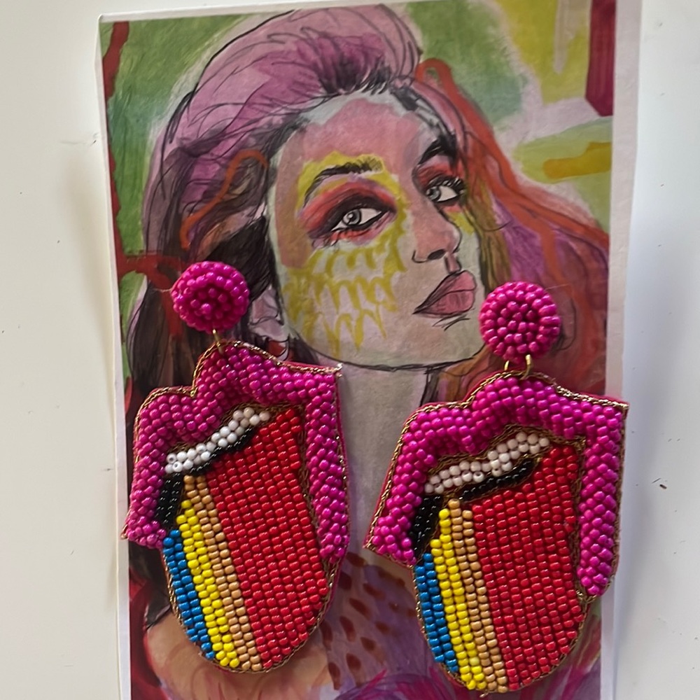 Funky earring 👄👅